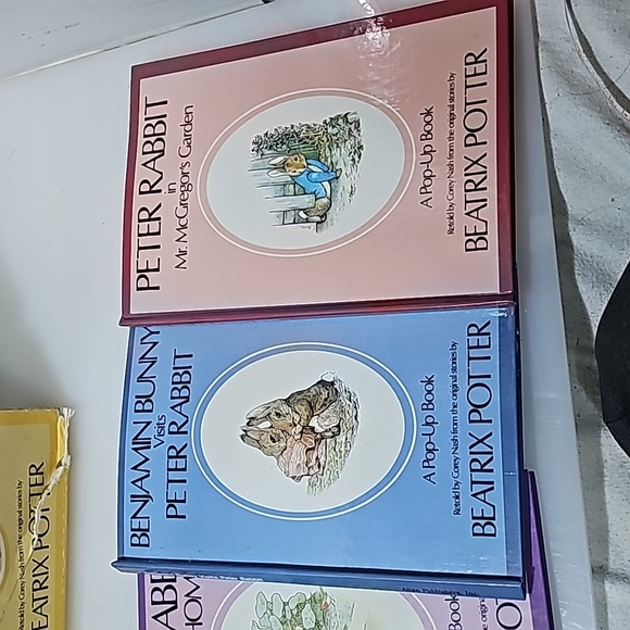Vintage Peter Rabbit pop up book set - Picture 4 of 5